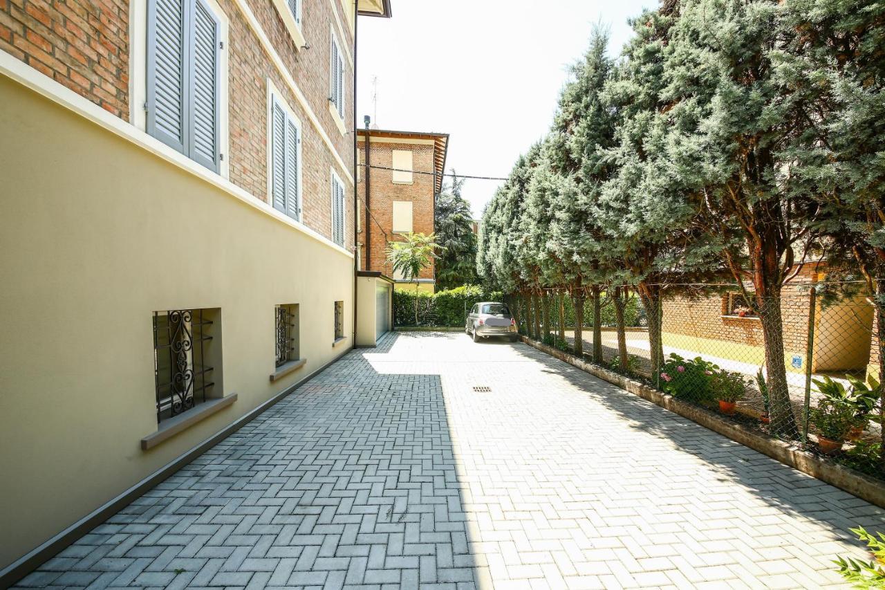 La Bella Modena Hotel Exterior photo